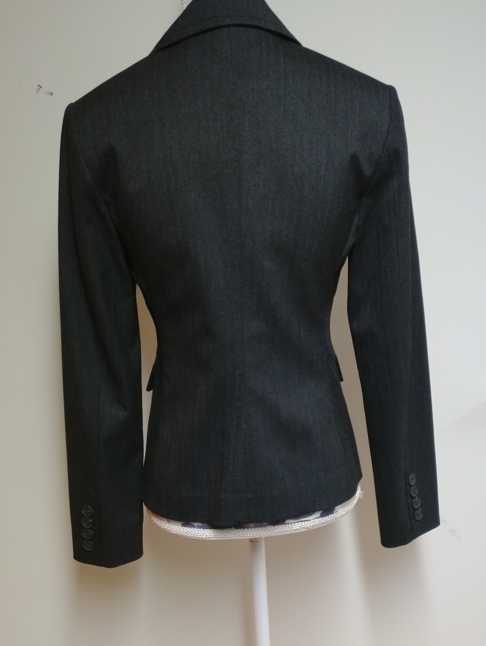 Jacob Charcoal Gray Tailored Blazer Made in Canada, size 0 - Picture 6 of 14